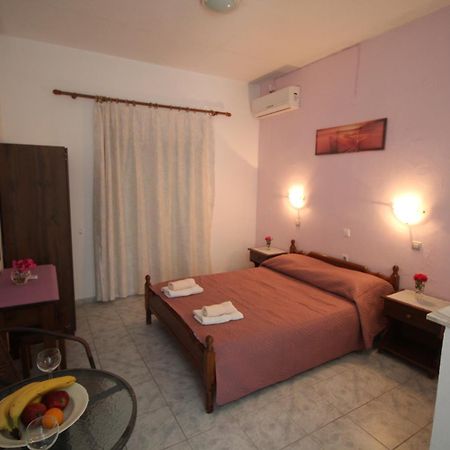 Tony'S Apartments Agios Georgios  Buitenkant foto