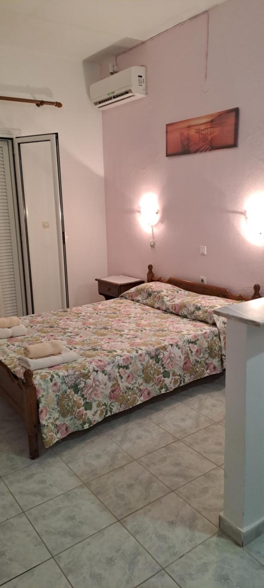 Tony'S Apartments Agios Georgios  Buitenkant foto
