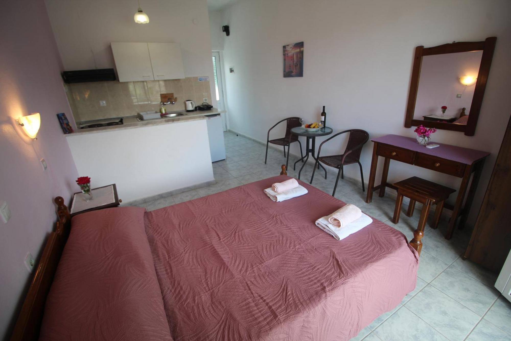 Tony'S Apartments Agios Georgios  Buitenkant foto