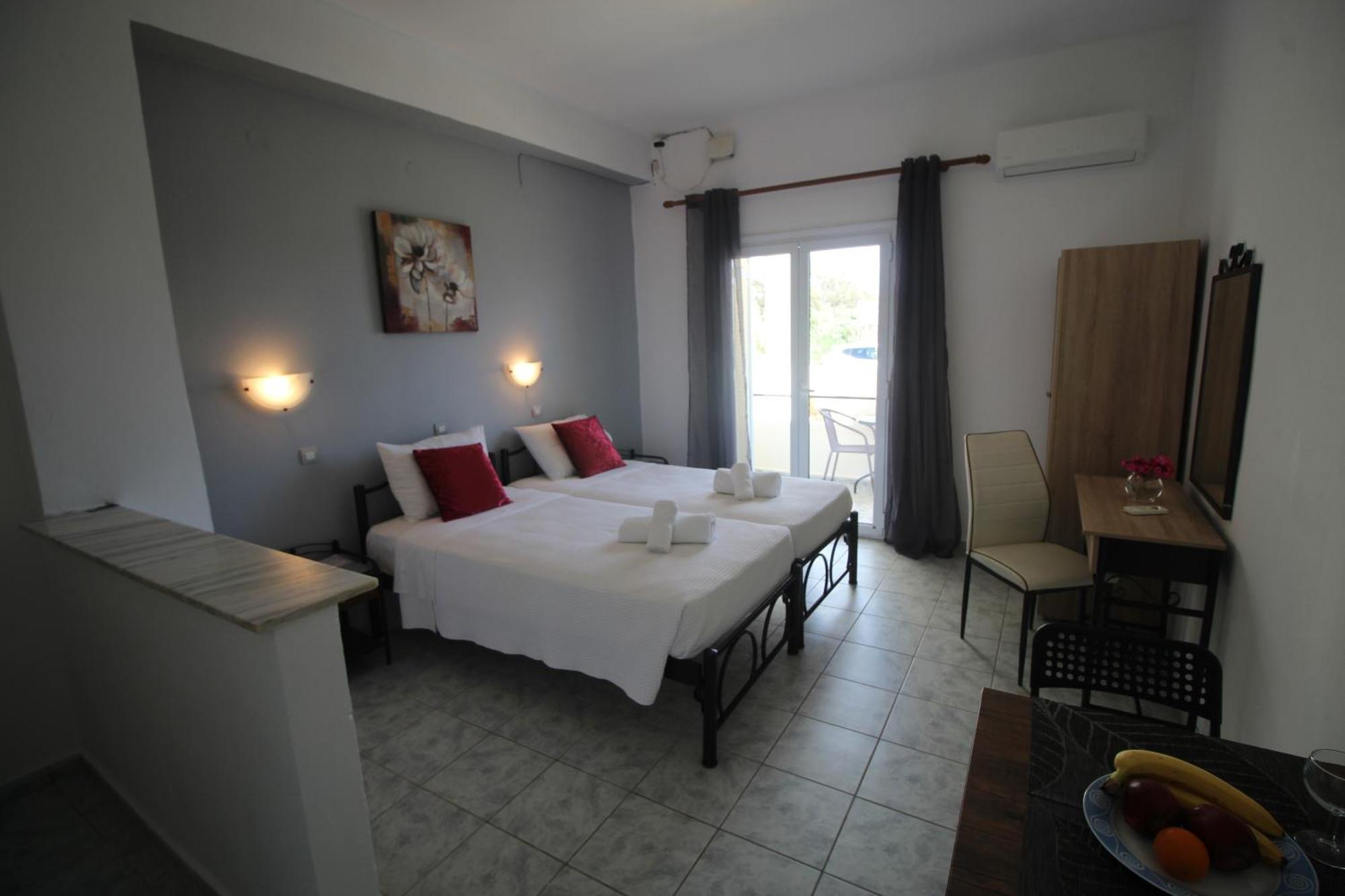 Tony'S Apartments Agios Georgios  Buitenkant foto