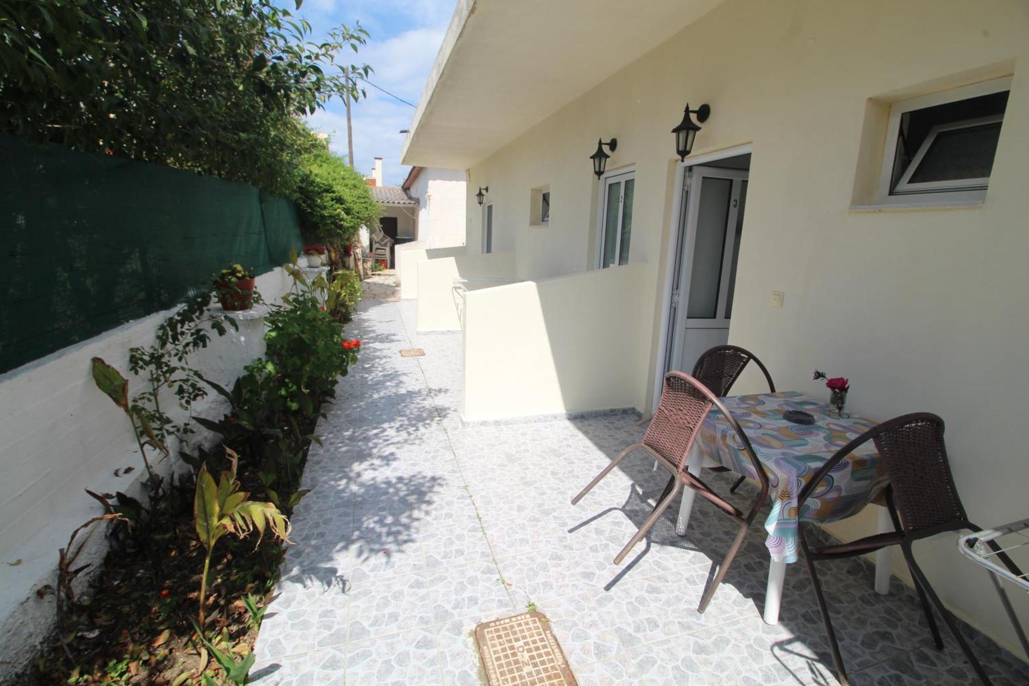 Tony'S Apartments Agios Georgios  Buitenkant foto