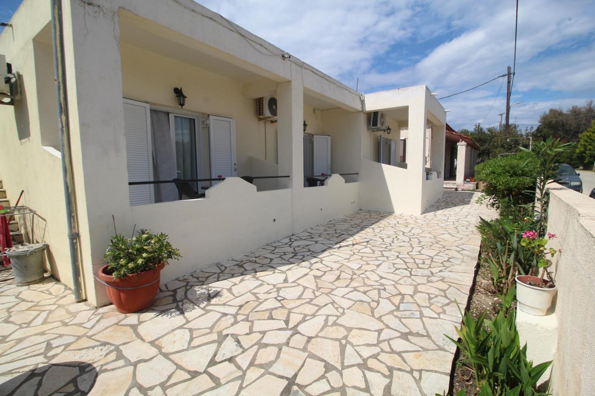 Tony'S Apartments Agios Georgios  Buitenkant foto