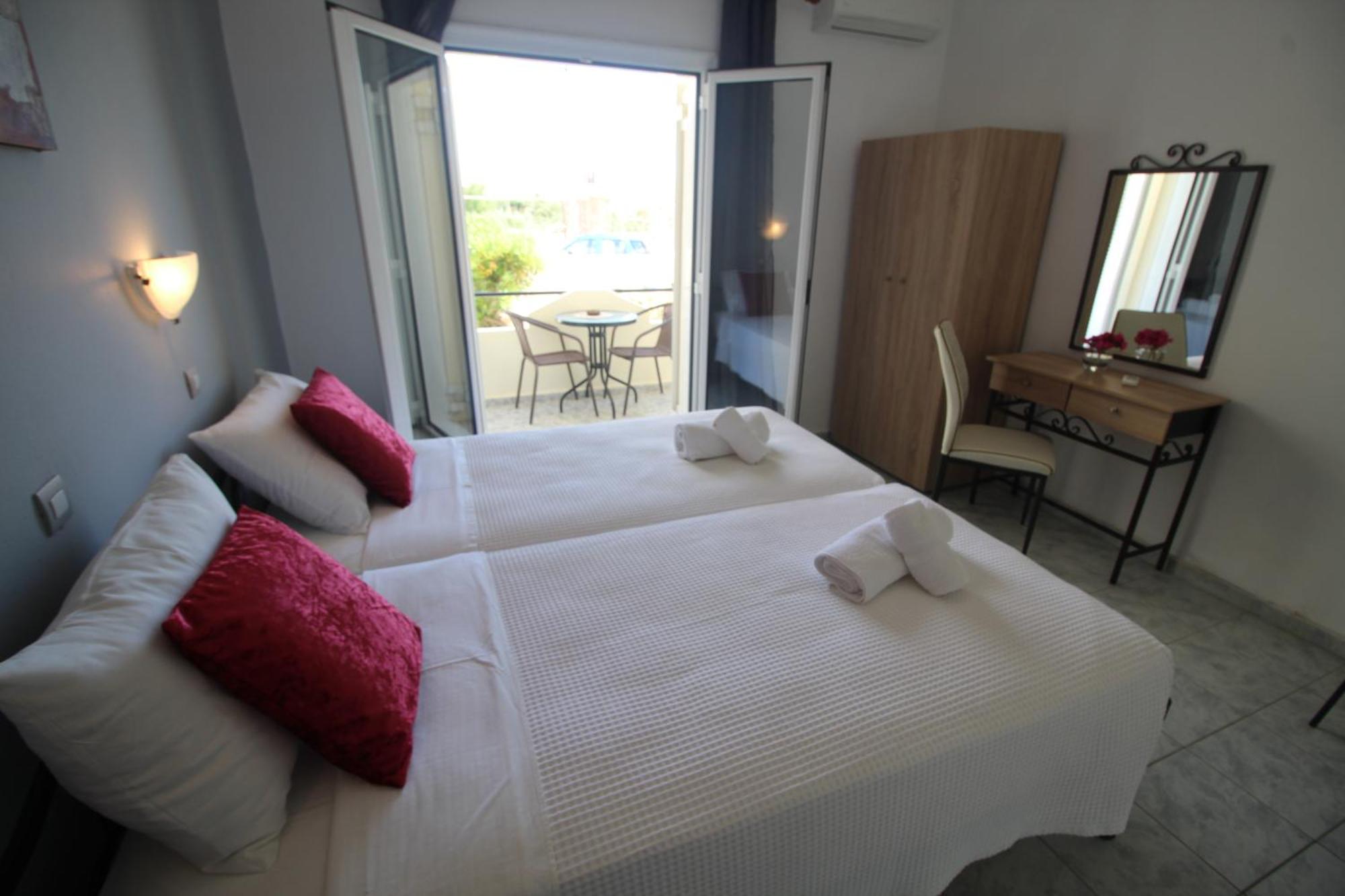 Tony'S Apartments Agios Georgios  Buitenkant foto