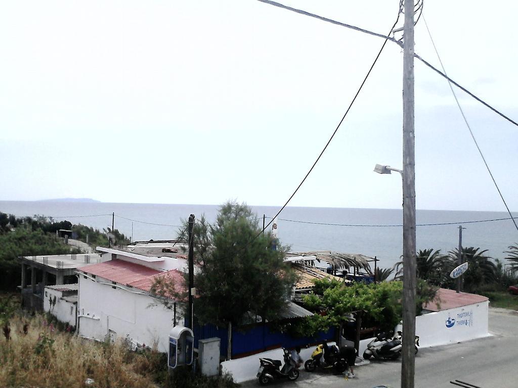 Tony'S Apartments Agios Georgios  Buitenkant foto