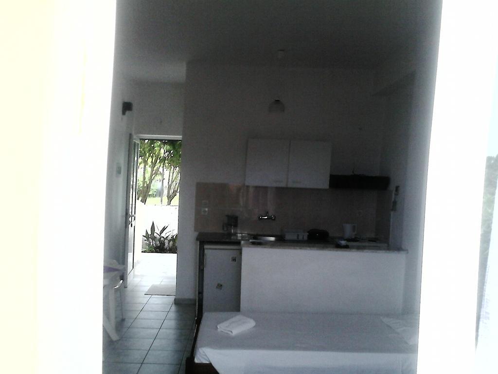 Tony'S Apartments Agios Georgios  Buitenkant foto