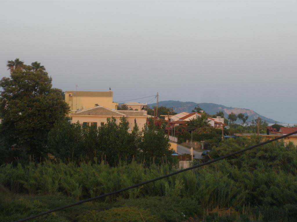 Tony'S Apartments Agios Georgios  Buitenkant foto