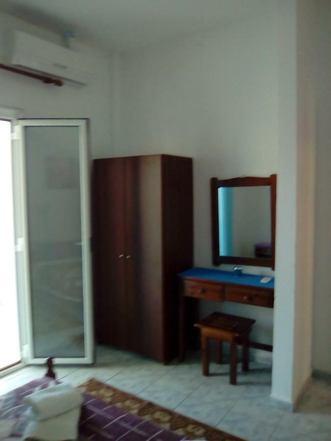 Tony'S Apartments Agios Georgios  Buitenkant foto